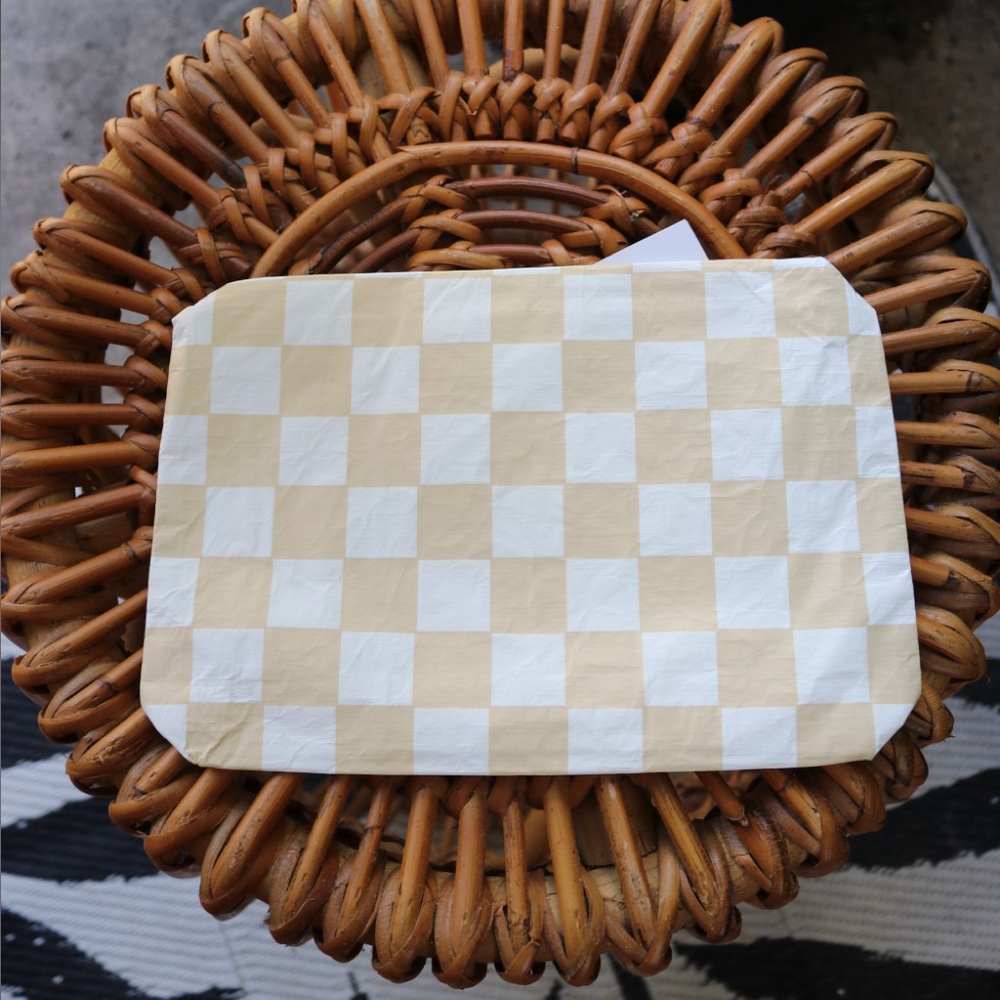 Aloha Collection Checkered Small Pouch - NWT - Picture 2 of 2